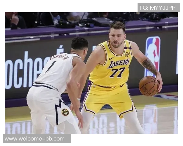 文森特解析与首发默契之道聚焦防守与组织为东契奇和里夫斯开辟空间 文森特解析与首发默契之道聚焦防守与组织为东契奇和里夫斯开辟空间