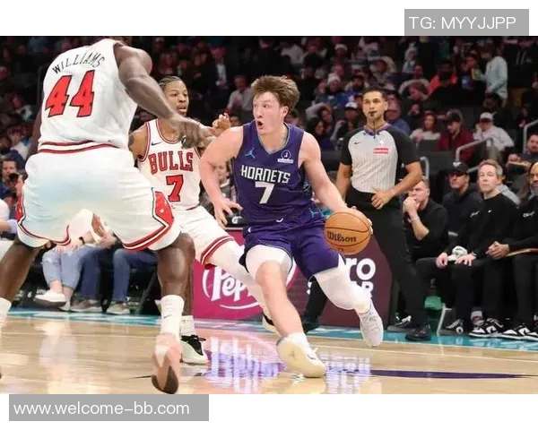 黄蜂主帅称赞克尼佩尔出手选择合理为队友创造良好空间 黄蜂主帅称赞克尼佩尔出手选择合理为队友创造良好空间